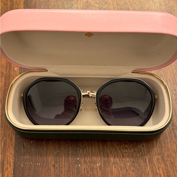 Kate Spade ♠️ - Picture 2 of 9